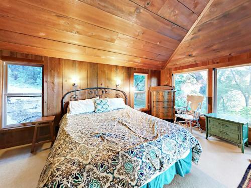 Wooded 1br + Loft, Near Wineries Home