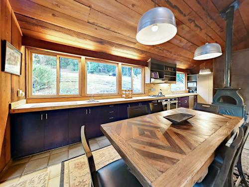 Wooded 1br + Loft, Near Wineries Home