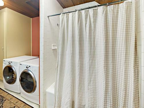 Wooded 1br + Loft, Near Wineries Home