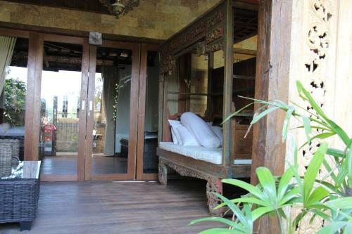 Hostal Bali Sunrise Villas & Restaurant