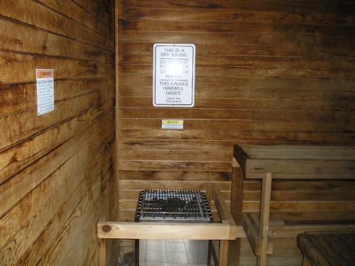 Seaside Camping Resort Studio Cabin 3