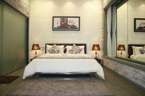 Hotel Tribecca Select Ahmedabad