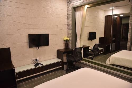 Hotel Tribecca Select Ahmedabad
