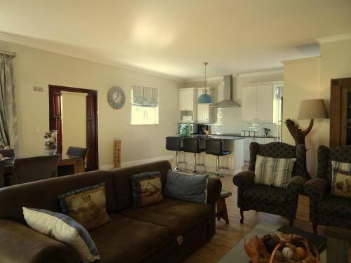 African Palm Cottage