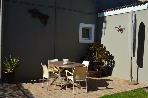 African Palm Cottage