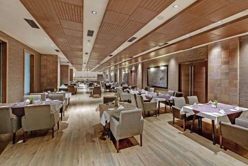 Hotel Wyndham Ahmedabad Shela