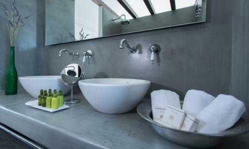 Azar Luxury Villas & Suites