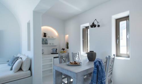 Azar Luxury Villas & Suites