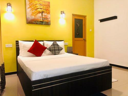 Hostal White Villa Airport Transit Hotel