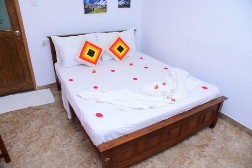 Hostal White Villa Airport Transit Hotel