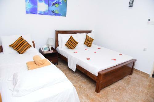 Hostal White Villa Airport Transit Hotel