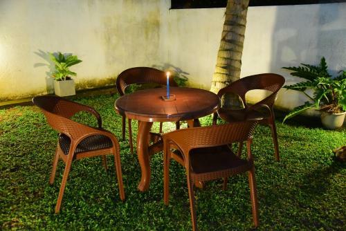 Hostal White Villa Airport Transit Hotel