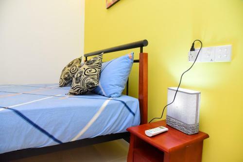 Hostal White Villa Airport Transit Hotel