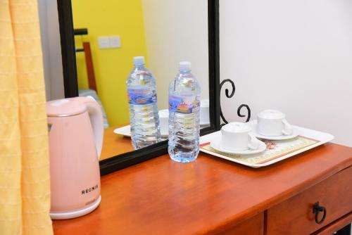 Hostal White Villa Airport Transit Hotel