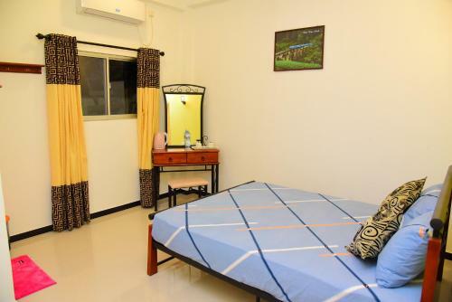 Hostal White Villa Airport Transit Hotel
