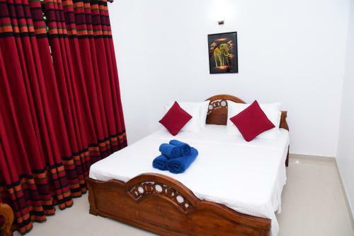 Hostal White Villa Airport Transit Hotel