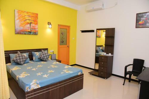 Hostal White Villa Airport Transit Hotel