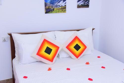 Hostal White Villa Airport Transit Hotel
