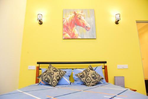 Hostal White Villa Airport Transit Hotel