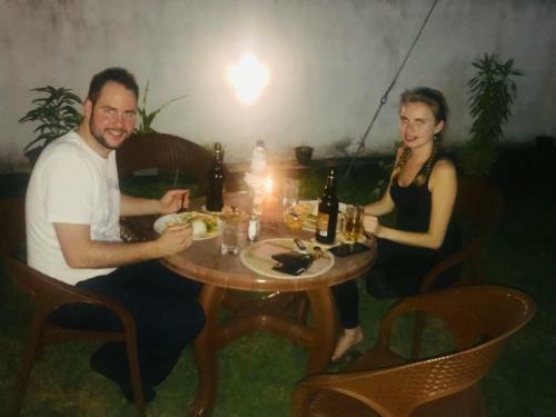 Hostal White Villa Airport Transit Hotel