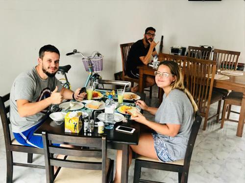 Hostal White Villa Airport Transit Hotel