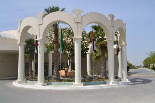 Hotel Tulip Inn Al Sharia