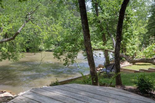 Toccoa Hideaway