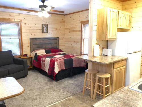 Rockerville Lodge & Cabins
