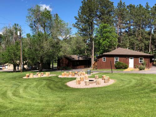Rockerville Lodge & Cabins