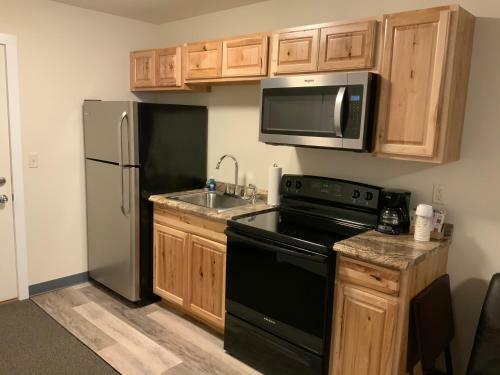 Rockerville Lodge & Cabins