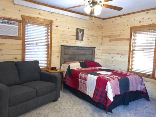 Rockerville Lodge & Cabins
