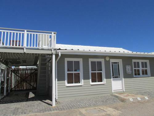 Point Village Accommodation -linky's House