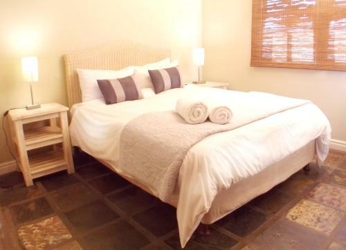 Point Village Accommodation -linky's House