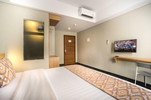 Maple Hotel Grogol