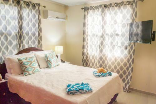 Darrel Cot Beachfront Cottage