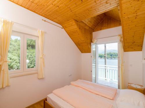 Hostal Holiday Home Macus