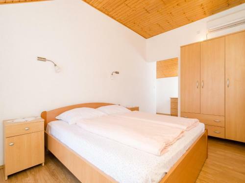 Hostal Holiday Home Macus