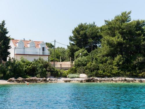 Hostal Holiday Home Macus