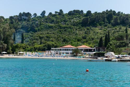 Hostal Holiday Home Macus