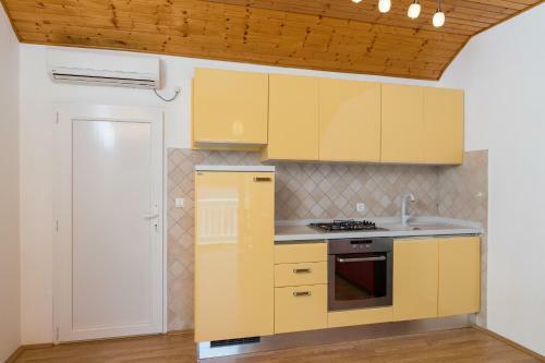 Hostal Holiday Home Macus
