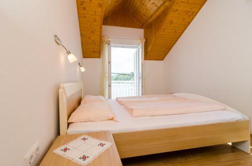 Hostal Holiday Home Macus