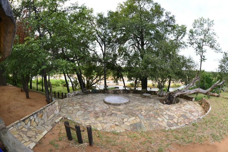 Mtomeni Safari Camp