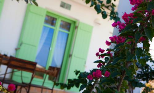 Naoussa Bay Villas