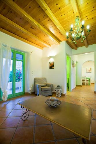 Naoussa Bay Villas