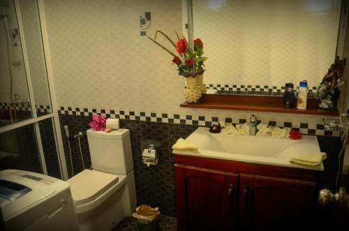 Hostal Kings Villa