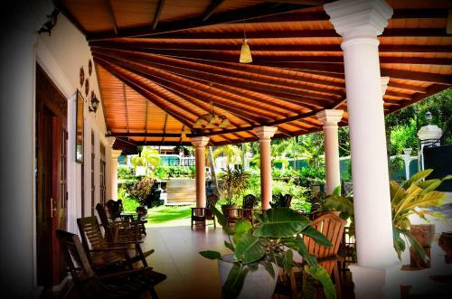 Hostal Kings Villa
