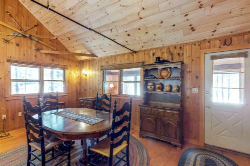 Breakwater Lodge