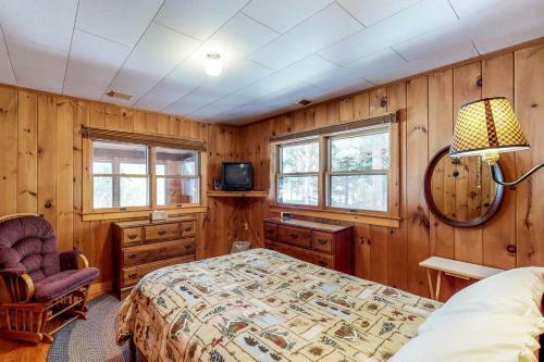 Breakwater Lodge
