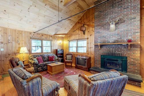 Breakwater Lodge