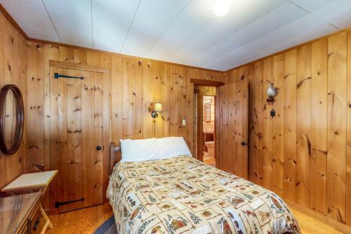 Breakwater Lodge